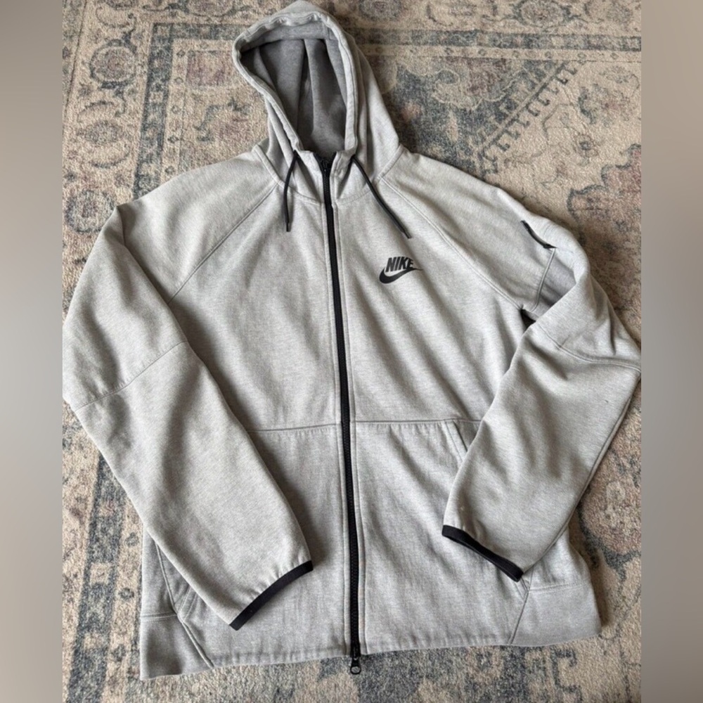 Nike Tech Light Gray Full-Zip Hoodie Medium